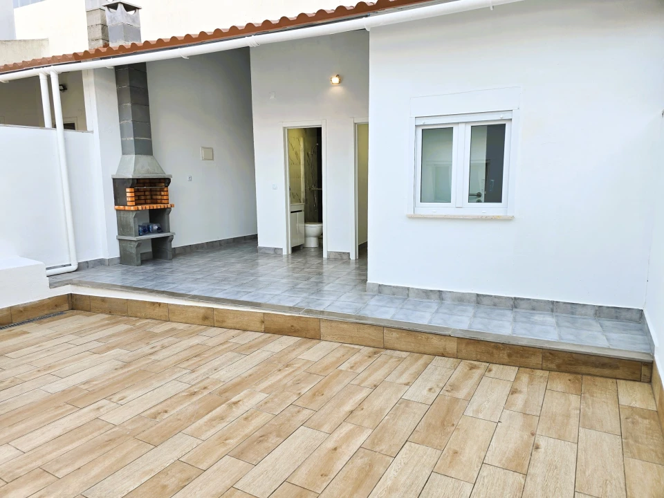 Moradia T4 para Venda em Santa Iria de Azoia, São João da Talha e Bobadela Foto 1