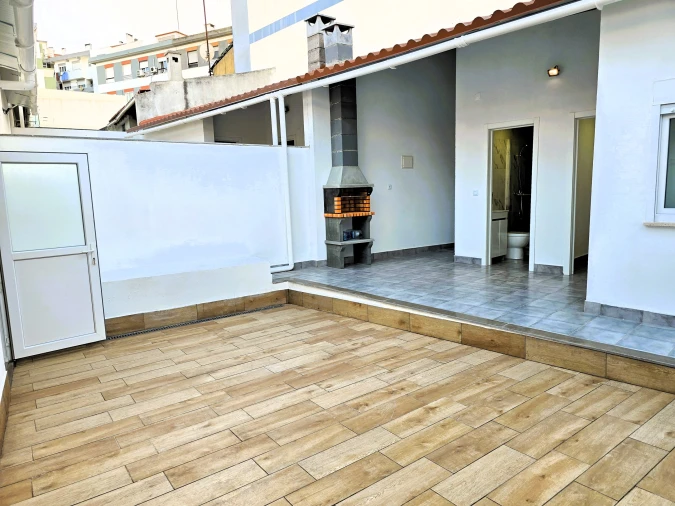 Moradia T4 para Venda em Santa Iria de Azoia, São João da Talha e Bobadela Foto 4