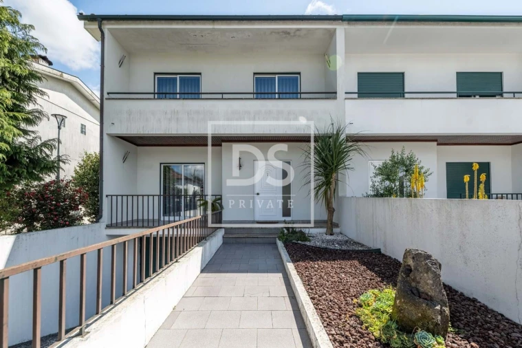 Apartamento T3 para Venda em Carrazedo Foto 1