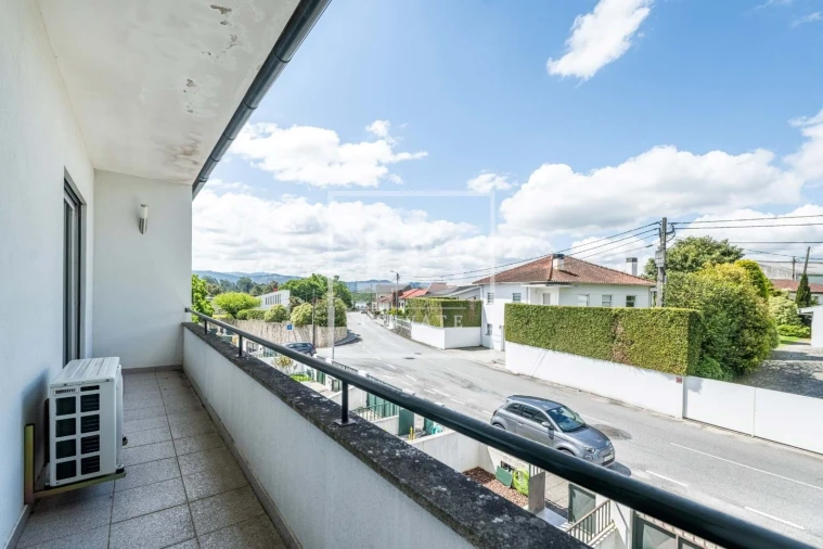 Apartamento T3 para Venda em Carrazedo Foto 14