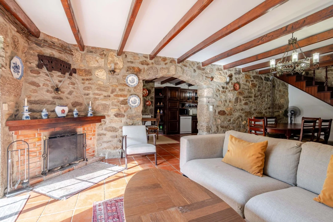 Moradia T4 para Venda em Cornes Foto 33