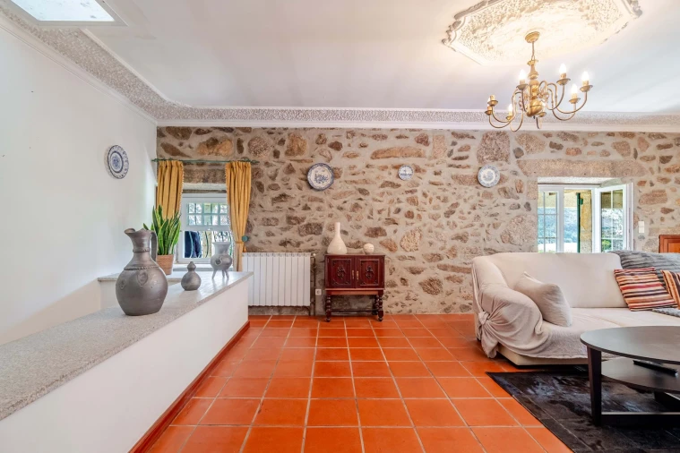 Moradia T4 para Venda em Cornes Foto 8