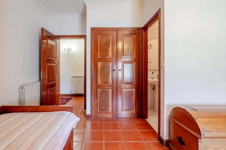 Moradia T4 para Venda em Cornes Foto 17