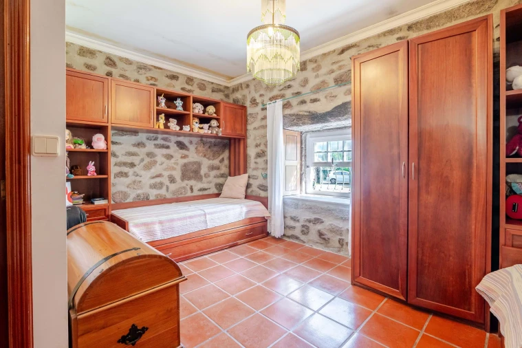 Moradia T4 para Venda em Cornes Foto 15