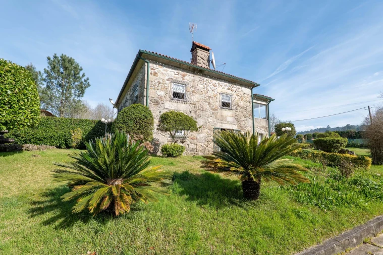 Moradia T4 para Venda em Cornes Foto 37