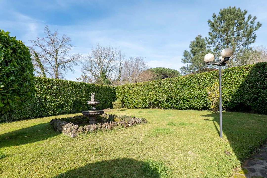 Moradia T4 para Venda em Cornes Foto 34