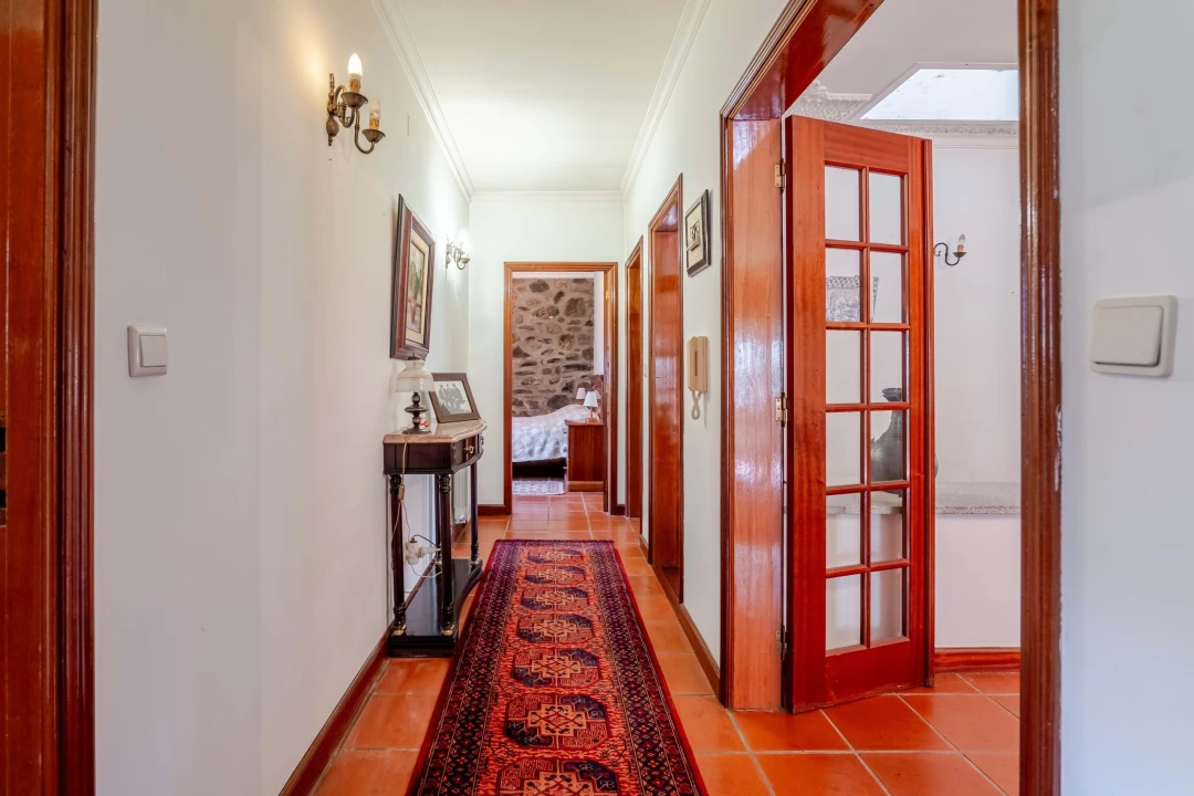 Moradia T4 para Venda em Cornes Foto 12