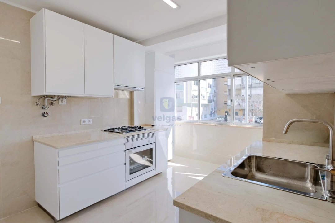 Apartamento T3 para Venda em Águas Livres Foto 17