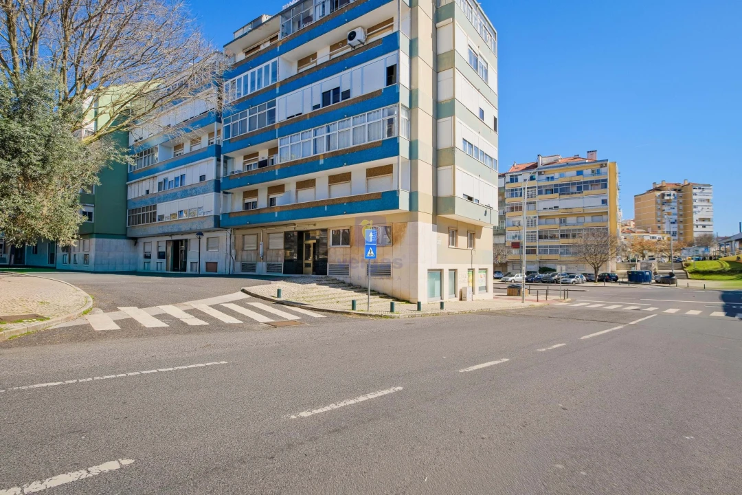 Apartamento T3 para Venda em Águas Livres Foto 28