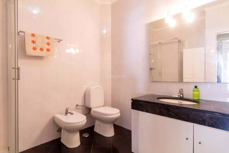 Apartamento T1 para Arrendamento em Caparica e Trafaria Foto 5