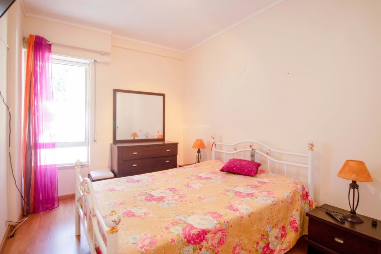 Apartamento T1 para Arrendamento em Caparica e Trafaria Foto 7