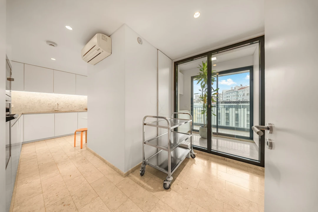 Apartamento T6 para Venda em Avenidas Novas Foto 13