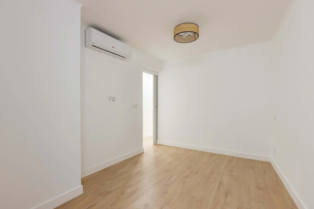 Apartamento T2 para Venda em Misericórdia Foto 19