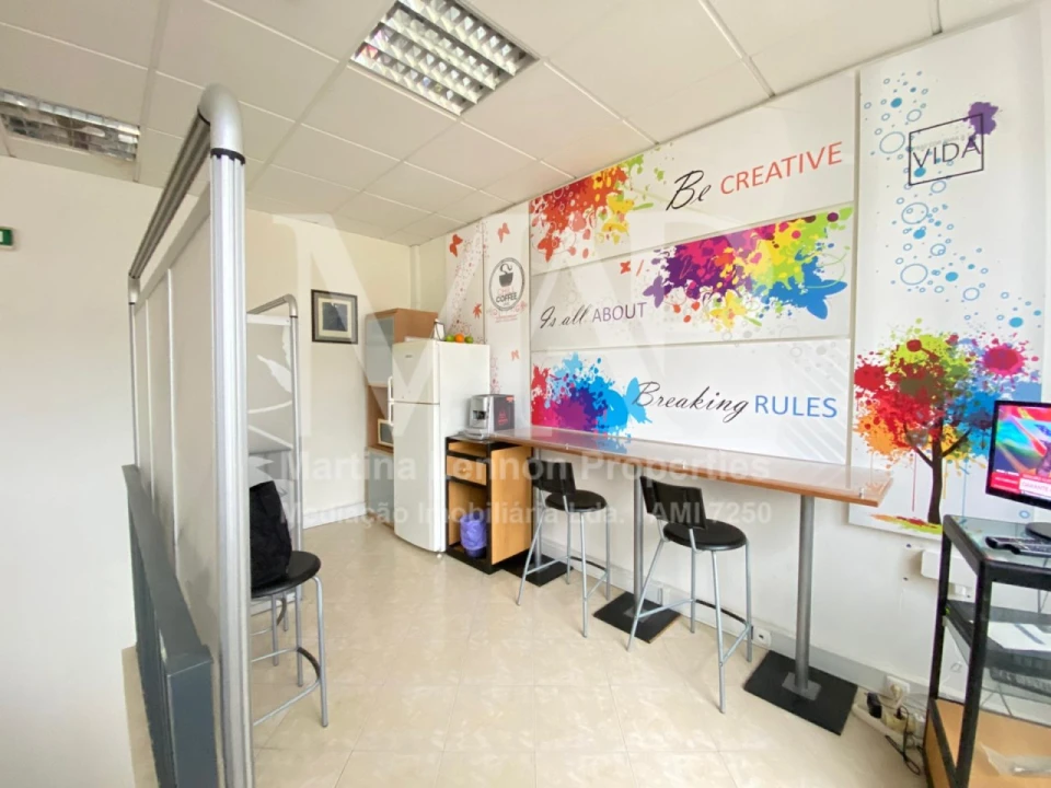 Armazém para Arrendamento em Santa Maria e São Miguel, São Martinho, São Pedro Penaferrim Foto 10