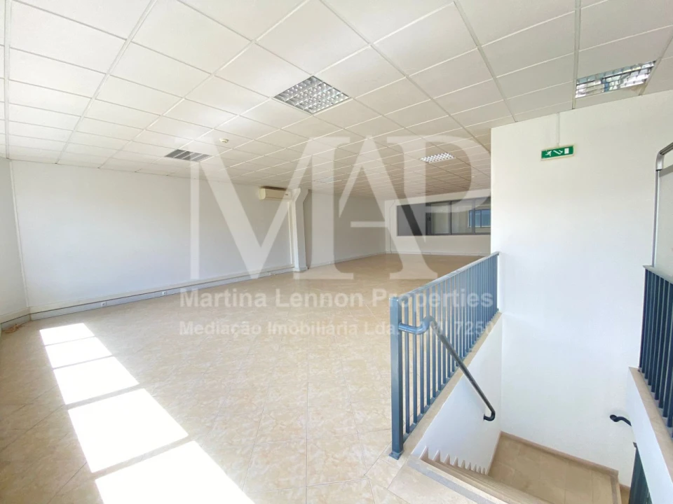 Armazém para Arrendamento em Santa Maria e São Miguel, São Martinho, São Pedro Penaferrim Foto 7
