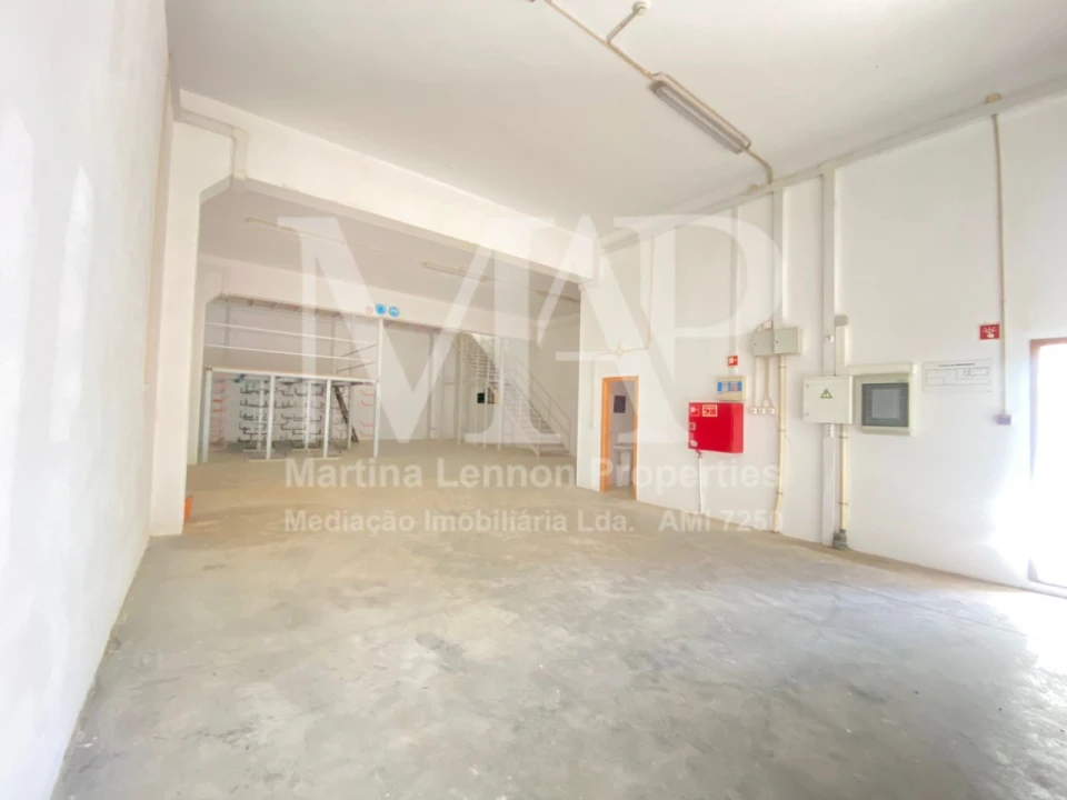 Armazém para Arrendamento em Santa Maria e São Miguel, São Martinho, São Pedro Penaferrim Foto 8