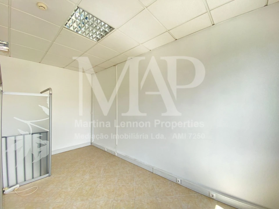 Armazém para Arrendamento em Santa Maria e São Miguel, São Martinho, São Pedro Penaferrim Foto 11