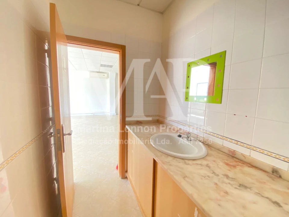 Armazém para Arrendamento em Santa Maria e São Miguel, São Martinho, São Pedro Penaferrim Foto 16