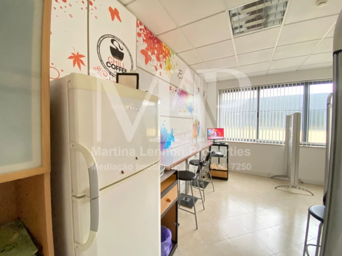 Armazém para Arrendamento em Santa Maria e São Miguel, São Martinho, São Pedro Penaferrim Foto 11