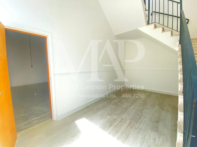 Armazém para Arrendamento em Santa Maria e São Miguel, São Martinho, São Pedro Penaferrim Foto 3