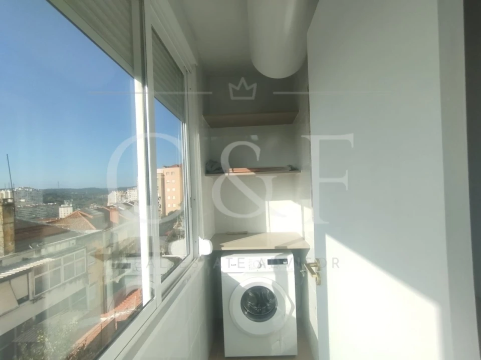 Apartamento T2 para Venda em Queluz e Belas Foto 4