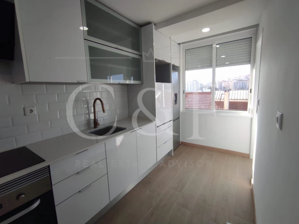 Apartamento T2 para Venda em Queluz e Belas Foto 2