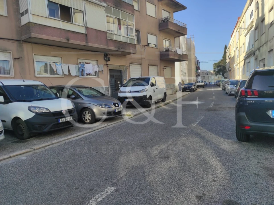 Apartamento T2 para Venda em Queluz e Belas Foto 24