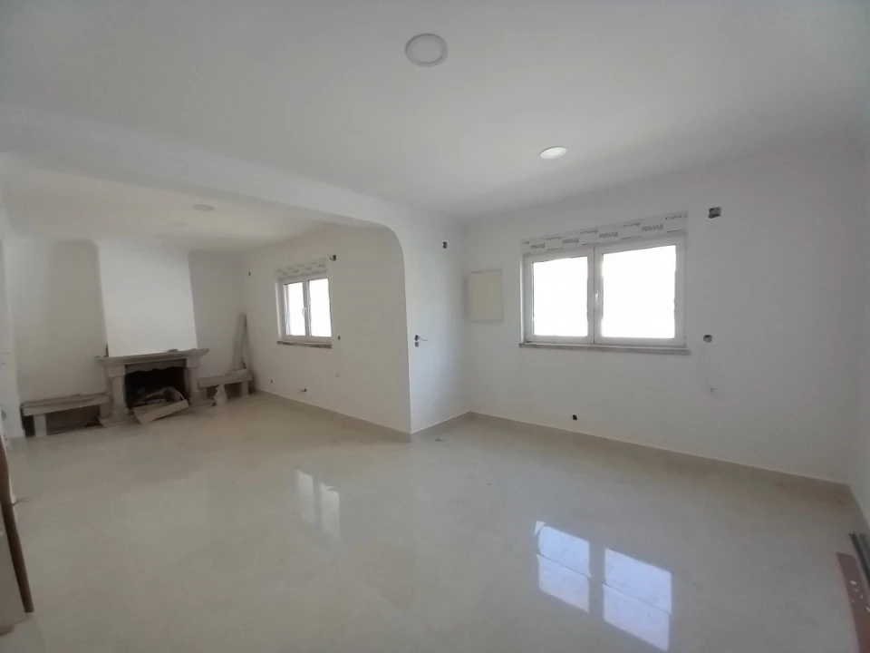 Moradia T5 para Venda em Amora Foto 8