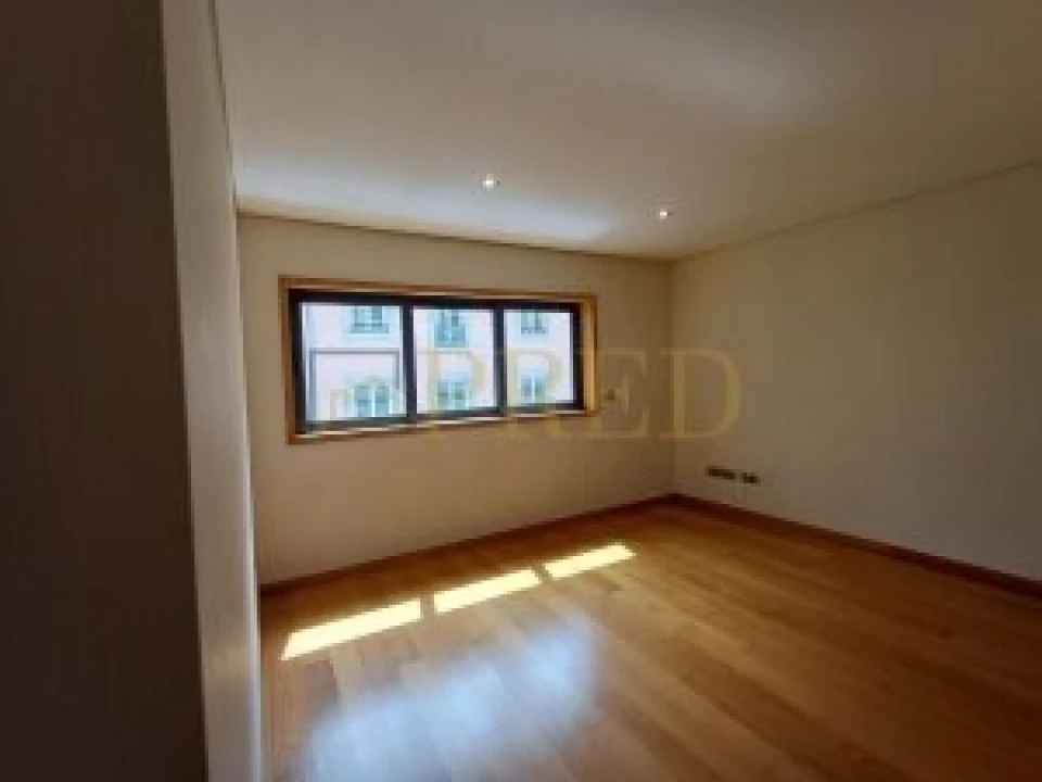 Apartamento T1 para Arrendamento em Cedofeita, Santo Ildefonso, Sé, Miragaia, São Nicolau e Vitória Foto 2