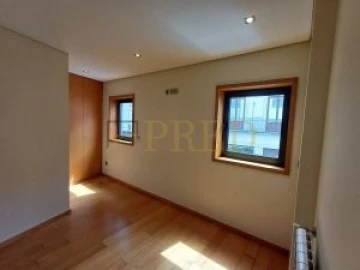 Apartamento T1 para Arrendamento em Cedofeita, Santo Ildefonso, Sé, Miragaia, São Nicolau e Vitória