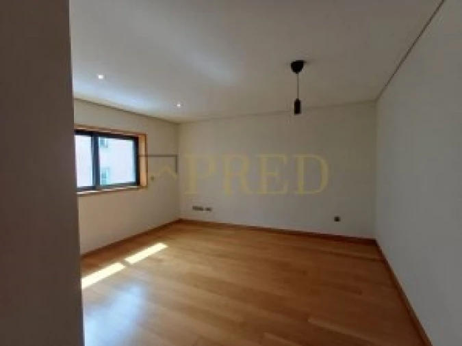 Apartamento T1 para Arrendamento em Cedofeita, Santo Ildefonso, Sé, Miragaia, São Nicolau e Vitória Foto 4