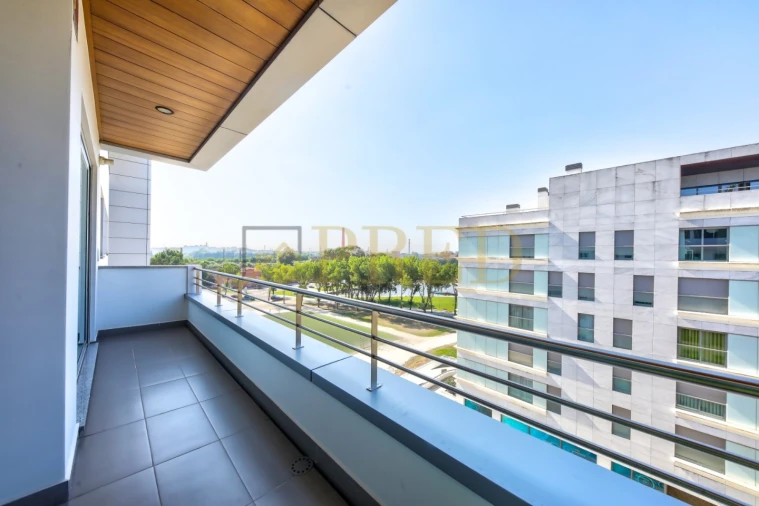 Apartamento T3 para Arrendamento em Glória e Vera Cruz Foto 3