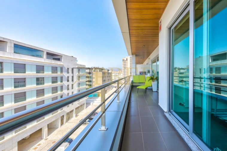 Apartamento T3 para Arrendamento em Glória e Vera Cruz Foto 4