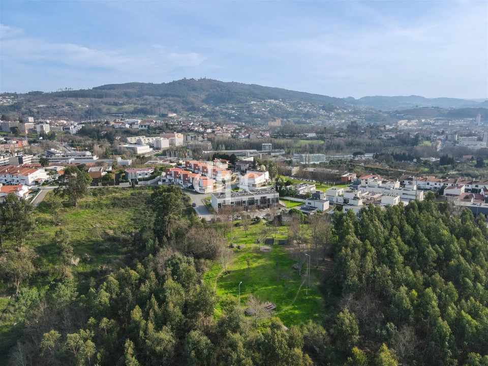 Moradia T3 para Venda em Azurem Foto 30