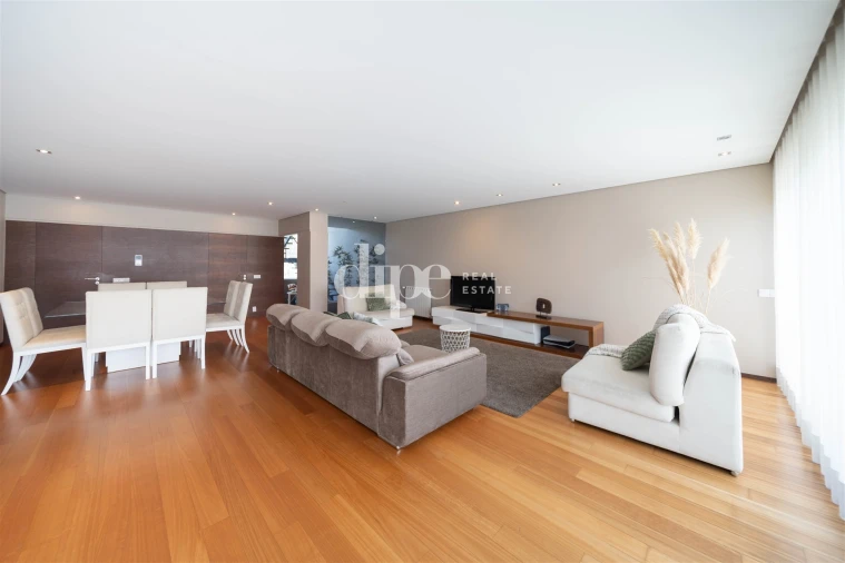 Moradia T3 para Venda em Azurem Foto 9