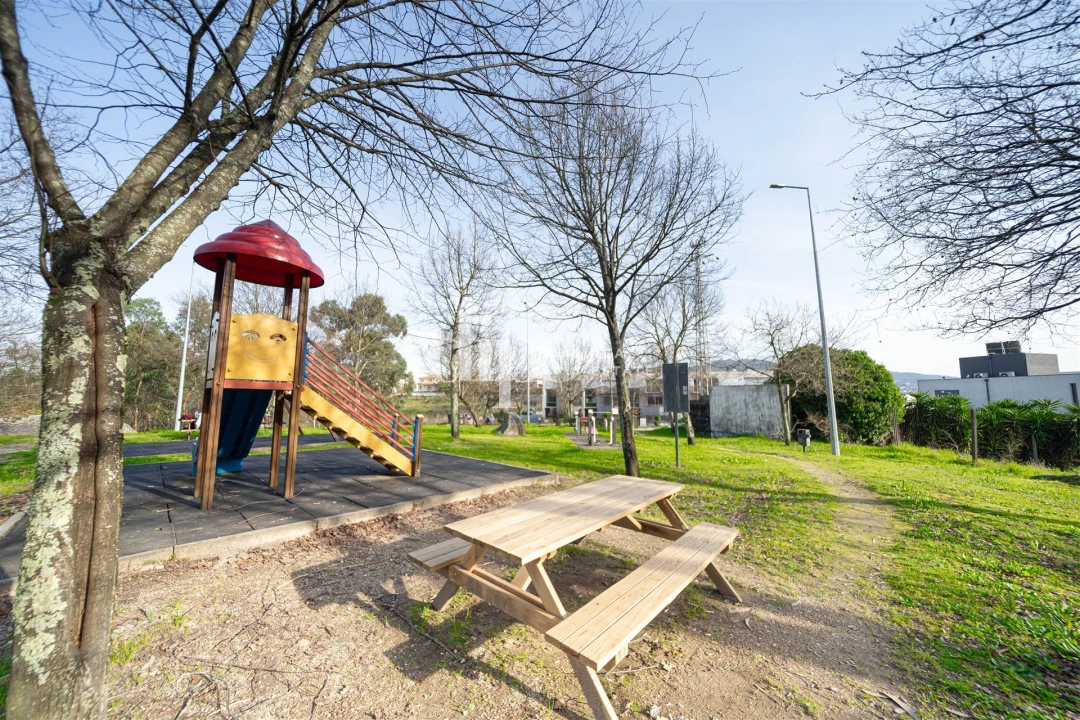 Moradia T3 para Venda em Azurem Foto 27