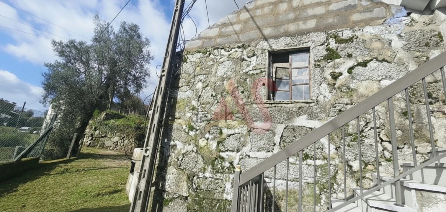 Moradia T2 para Venda em Quinchães Foto 4