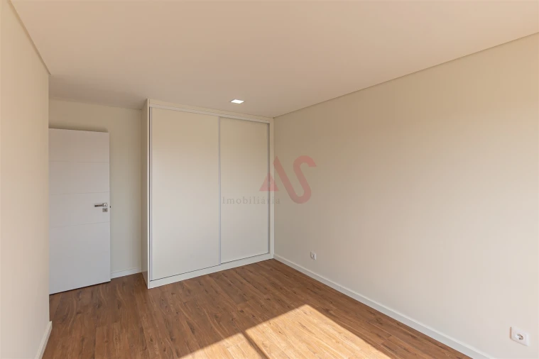 Apartamento T2 para Venda em Custóias, Leça do Balio e Guifões Foto 11
