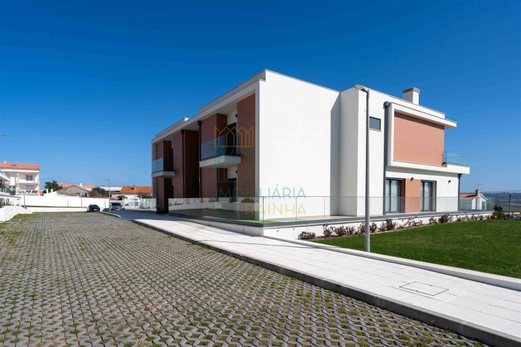 Apartamento T3 para Venda em Tornada e Salir do Porto Foto 1