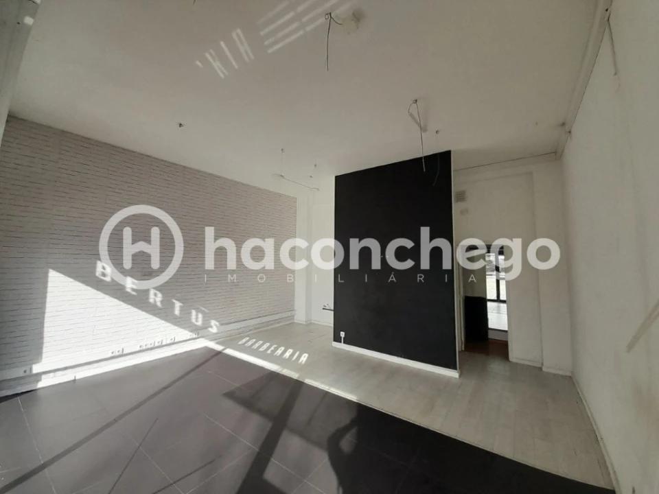 Loja para Arrendamento em Arcozelo Foto 4