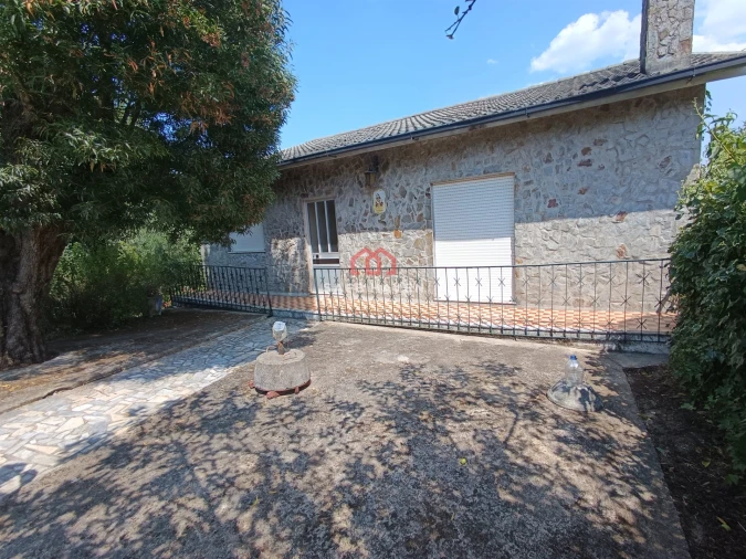 Moradia T3 para Venda em Real Foto 4