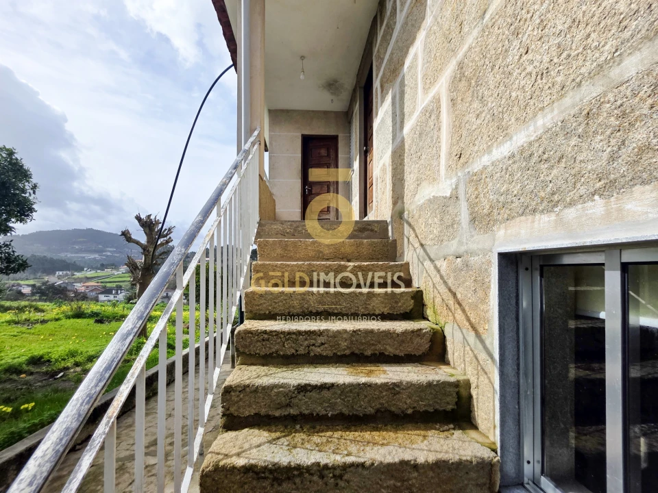 Moradia T2 para Venda em Alpendorada, Várzea e Torrão Foto 3