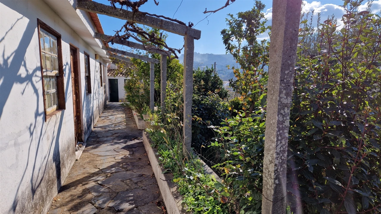 Moradia T6 para Venda em Santiago Maior Foto 31