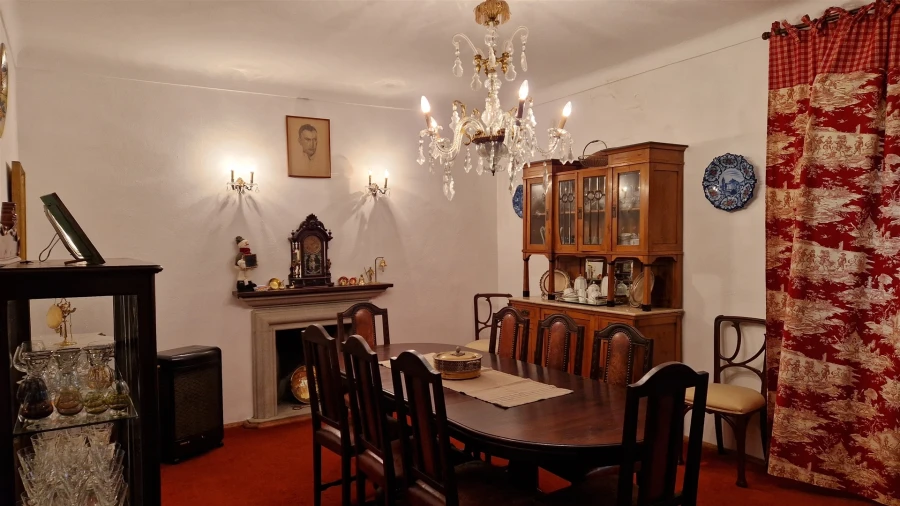 Moradia T6 para Venda em Santiago Maior Foto 11