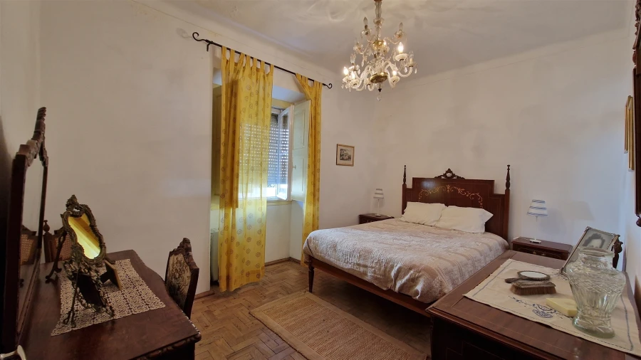 Moradia T6 para Venda em Santiago Maior Foto 19