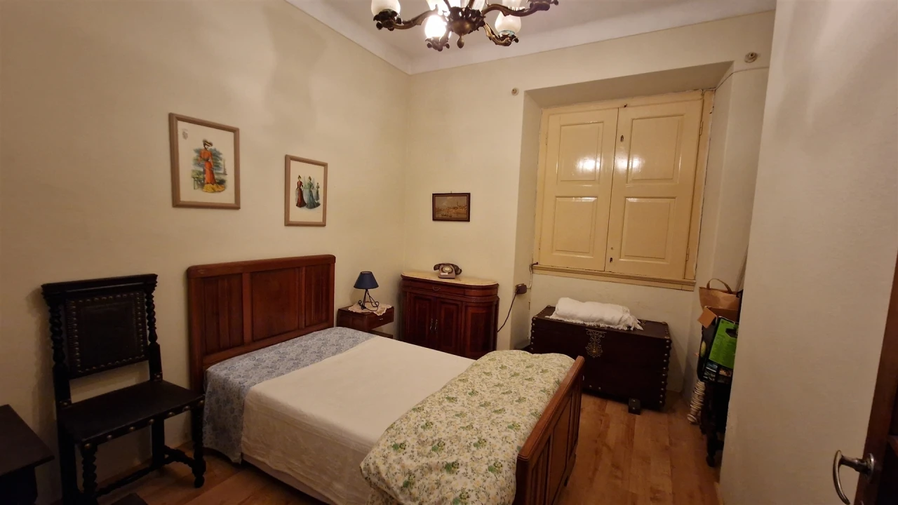 Moradia T6 para Venda em Santiago Maior Foto 8