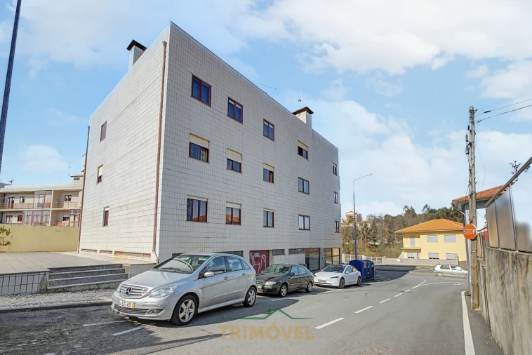 Apartamento T2 para Venda em São João da Madeira Foto 2