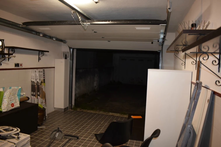 Garagem para Arrendamento em Santo Antonio dos Olivais Foto 4