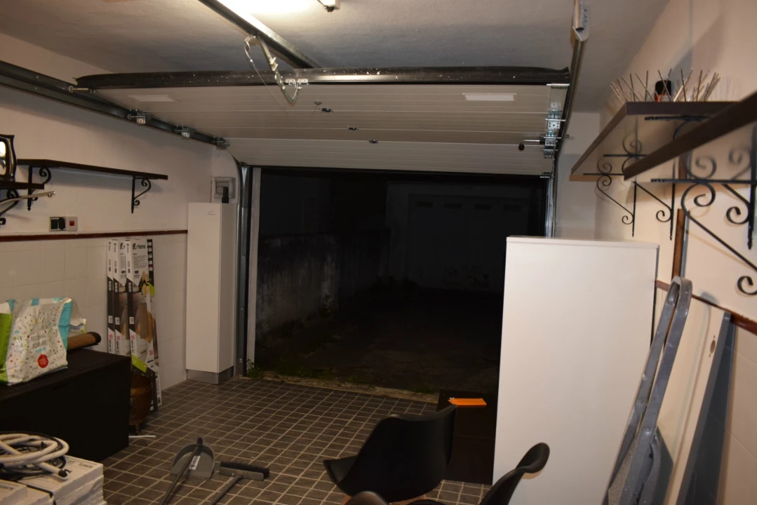 Garagem para Arrendamento em Santo Antonio dos Olivais Foto 4