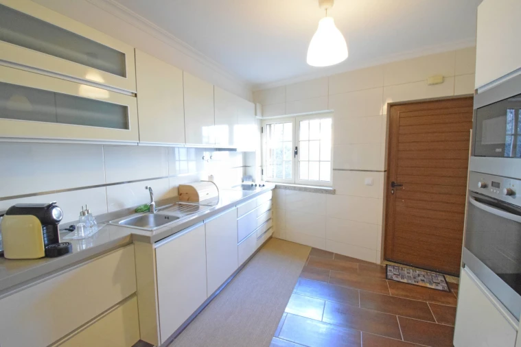 Moradia T3 para Venda em Alcaide Foto 4